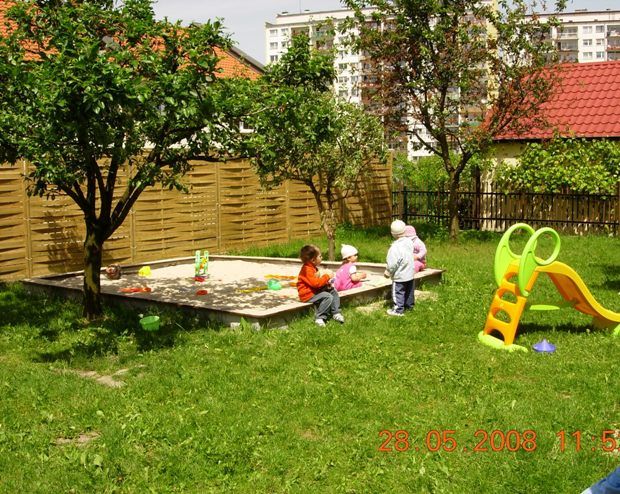 Dwujęzyczne Centrum dla Dzieci "Siedziba Smyka"