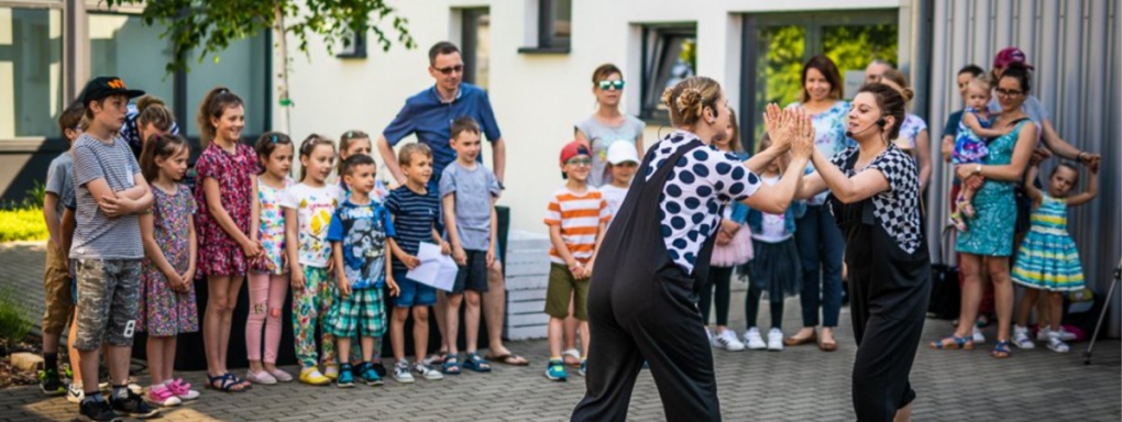 Zabawy podwórkowe już we wrześniu. Raz, dwa, trzy... teraz Ty!